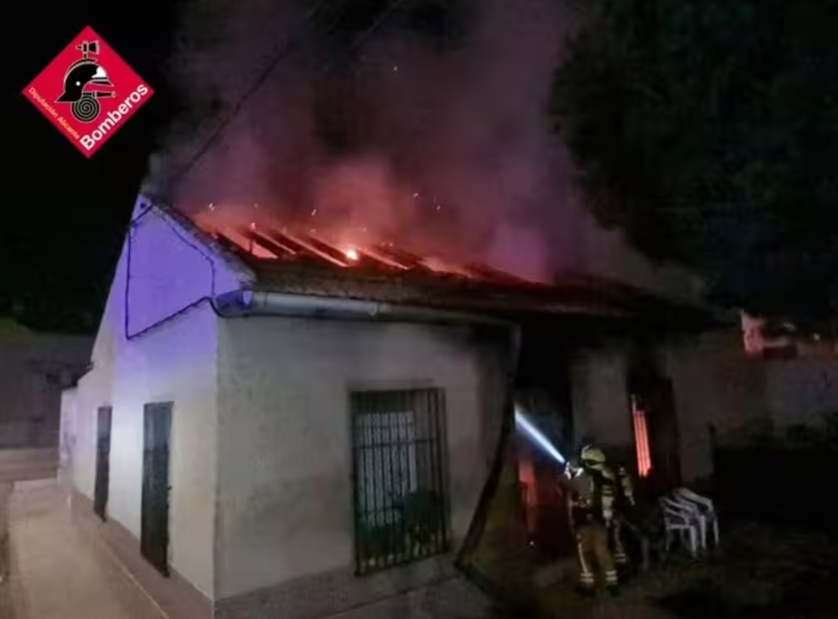 incendio vivienda dolores bomberos incendio vivienda dolores bomberos