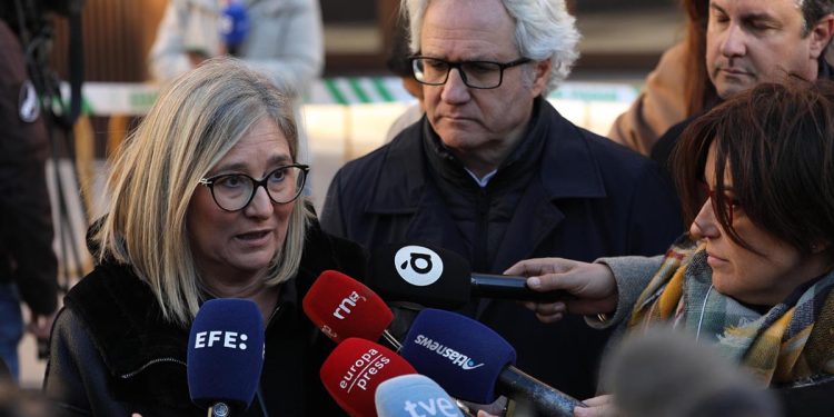 Mamen Pris (Ciudadanos) atiende a los medios de comunicación