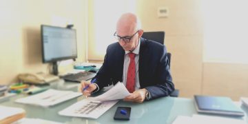 El concejal José Gosàlbez evalúa las ayudas a emprendedores de Valencia este año