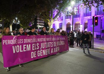 Manifestació per la recuperació dels jutjats de violència sobre la dona a Xàtiva