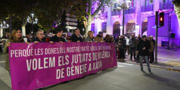 Manifestació per la recuperació dels jutjats de violència sobre la dona a Xàtiva