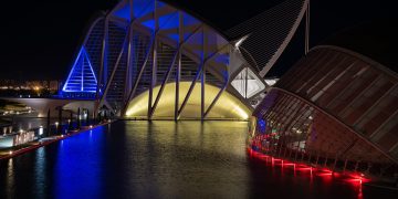 19 de marzo Museu de les Ciencies colores de la Senyera