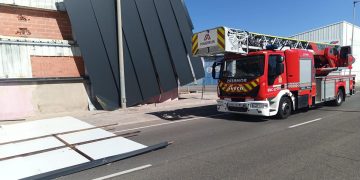 Intervenciones de los bomberos por el fuerte viento en Castellón