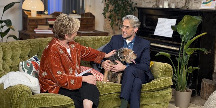 Inés Ballester, Màximo Huerta i la seua goseta Doña Leo en casa d'Inés