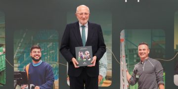 Juan Roig en el Centro de Coinnovación en Polígono Fuente del Jarro en Paterna, Valencia