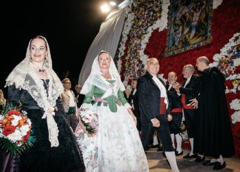 Ofrenda a la Mare de Déu del Lledó