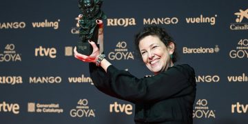 01/03/2026 La diseñadora de vestuario Helena Sanchís posa tras recibir el Goya a Mejor Diseño de Vestuario por 'La cena', en la 40º edición de los Premios Goya, en el Auditori del Centre de Convencions Internacionals, a 28 de febrero de 2026, en Barcelona, Cataluña (España). Los galardones son otorgados de manera anual por la Academia de las Artes y las Ciencias Cinematográficas de España (AACCE) con el objetivo de premiar a los mejores profesionales en cada una de las distintas especialidades tanto técnicas como creativas del cine español.
POLITICA 
Lorena Sopêna - Europa Press