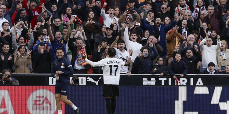 Ramazani salva al Valencia CF contra Osasuna