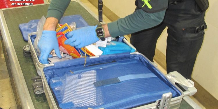 Cocaína en una maleta en el Aeropuerto de Valencia