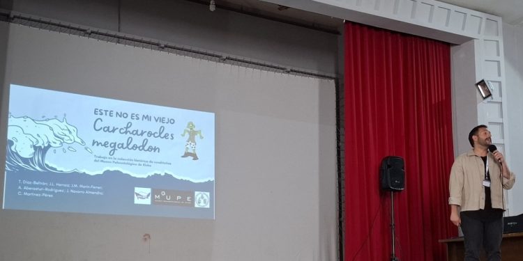 jornadas en paleontología en el MUPE