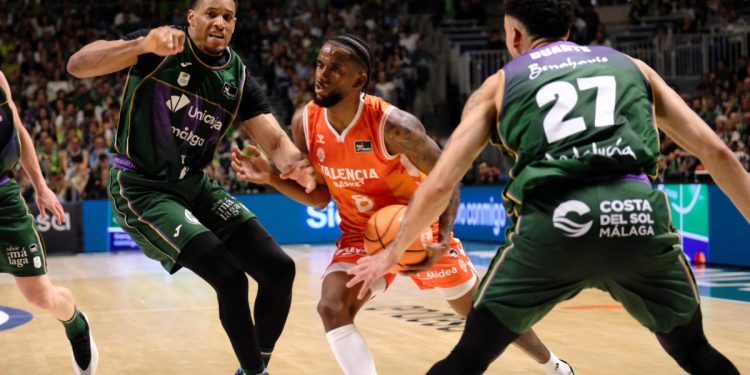 Valencia Basket conquista el Martin Carpena