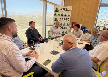 Reunión de los sectores del taxi y el turismo contra el intrusismo