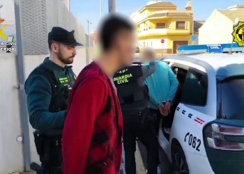 detenidos los autores de robos en vehículos en Almoradí
