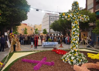 Cruz de Mayo de la Falla Plaça La Creu