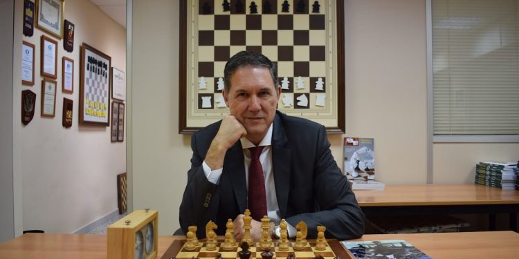 Miguel Illescas en el Día del Ajedrez