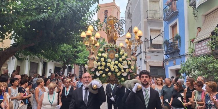 Processó en honor a Santa Marta en La Vila Joiosa