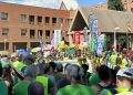 Protesta de docentes ante la Conselleria de Educación.
