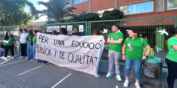 Piquete de profesores en un centro educativo valenciano.